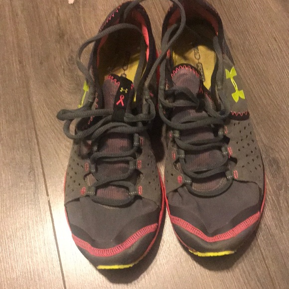 Under Armour Sneakers 8.5 - Picture 2 of 3